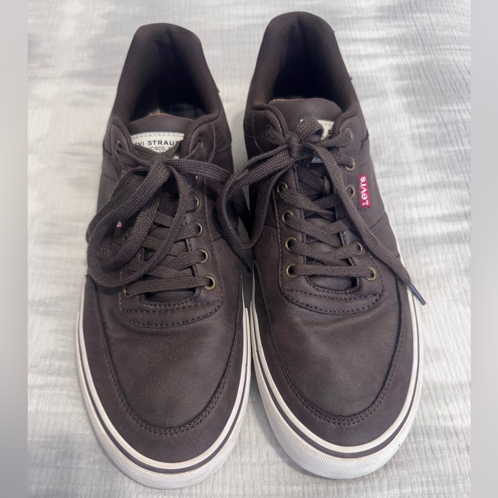Men's size 10 Levi's Brown Lace Up